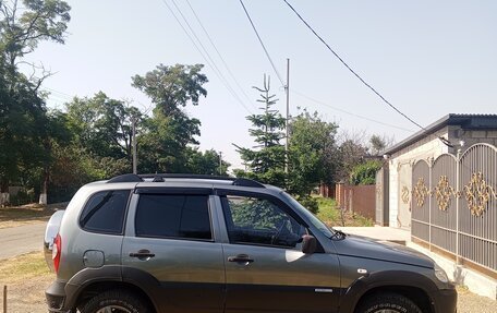 Chevrolet Niva I рестайлинг, 2011 год, 600 000 рублей, 4 фотография