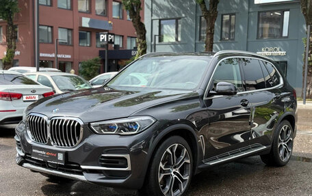 BMW X5, 2022 год, 6 490 000 рублей, 2 фотография