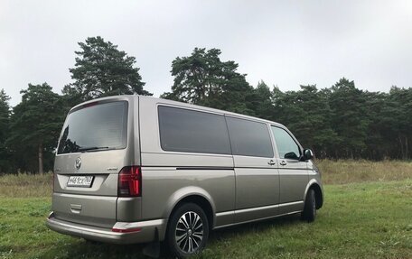 Volkswagen Multivan T6 рестайлинг, 2020 год, 4 390 000 рублей, 2 фотография