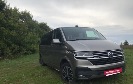 Volkswagen Multivan T6 рестайлинг, 2020 год, 4 390 000 рублей, 3 фотография