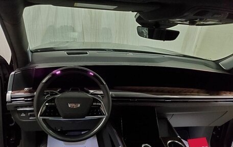 Cadillac Escalade V, 2025 год, 23 000 000 рублей, 15 фотография