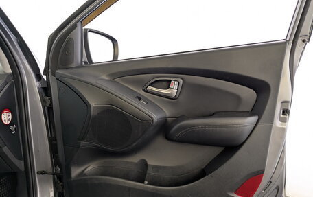 Hyundai ix35 I рестайлинг, 2013 год, 1 330 000 рублей, 24 фотография