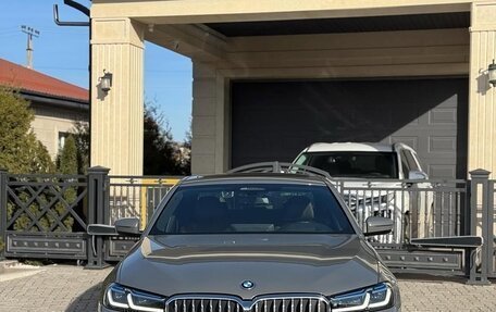 BMW 5 серия, 2022 год, 3 990 000 рублей, 2 фотография