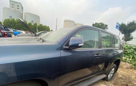 Toyota Land Cruiser Prado 150 рестайлинг 2, 2022 год, 6 790 000 рублей, 4 фотография