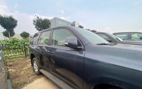 Toyota Land Cruiser Prado 150 рестайлинг 2, 2022 год, 6 790 000 рублей, 5 фотография