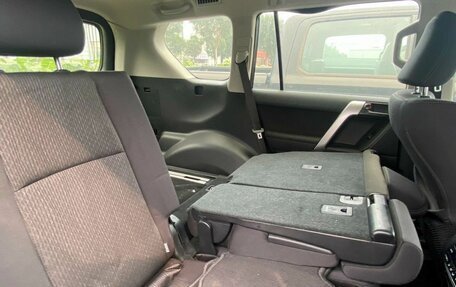 Toyota Land Cruiser Prado 150 рестайлинг 2, 2022 год, 6 790 000 рублей, 11 фотография