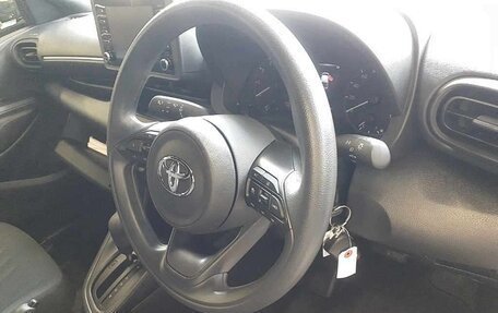 Toyota Yaris, 2020 год, 750 000 рублей, 5 фотография