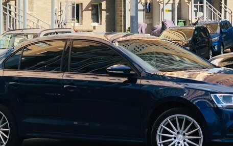 Volkswagen Jetta VI, 2015 год, 900 000 рублей, 1 фотография