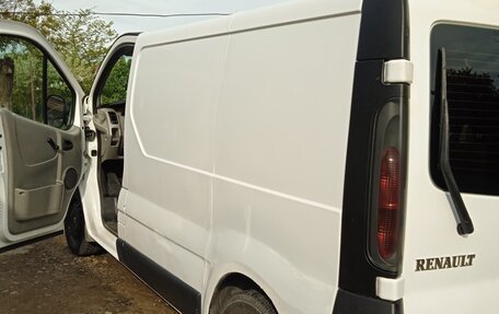 Renault Trafic, 2004 год, 720 000 рублей, 2 фотография