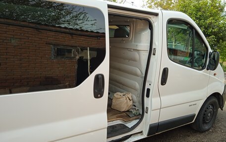 Renault Trafic, 2004 год, 720 000 рублей, 3 фотография