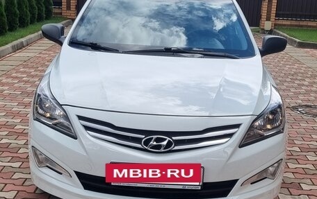 Hyundai Solaris II рестайлинг, 2015 год, 1 050 000 рублей, 2 фотография