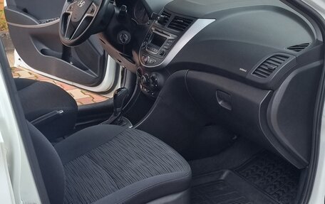Hyundai Solaris II рестайлинг, 2015 год, 1 050 000 рублей, 10 фотография