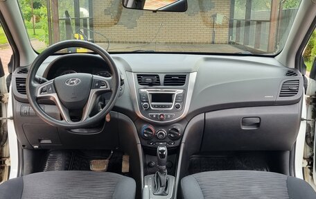 Hyundai Solaris II рестайлинг, 2015 год, 1 050 000 рублей, 11 фотография
