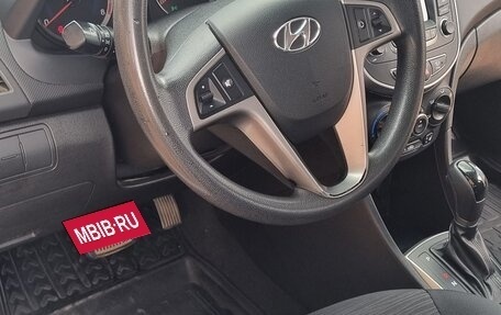Hyundai Solaris II рестайлинг, 2015 год, 1 050 000 рублей, 9 фотография