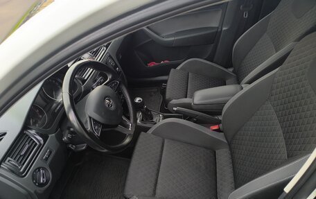 Skoda Rapid I, 2015 год, 800 000 рублей, 5 фотография