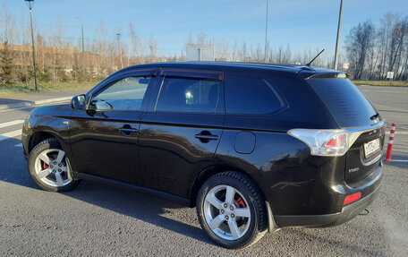 Mitsubishi Outlander III рестайлинг 3, 2014 год, 1 299 000 рублей, 5 фотография