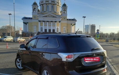 Mitsubishi Outlander III рестайлинг 3, 2014 год, 1 299 000 рублей, 4 фотография