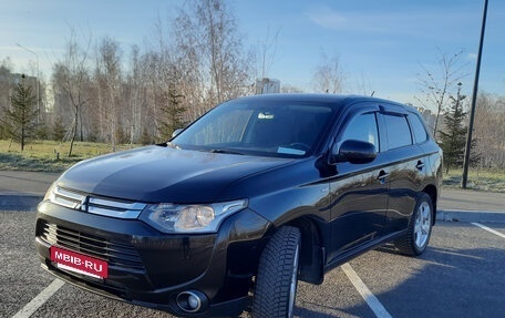 Mitsubishi Outlander III рестайлинг 3, 2014 год, 1 299 000 рублей, 3 фотография