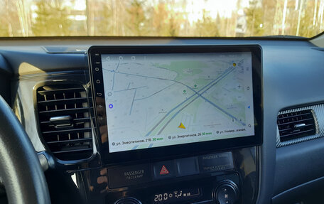 Mitsubishi Outlander III рестайлинг 3, 2014 год, 1 299 000 рублей, 14 фотография