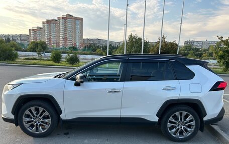 Toyota RAV4, 2019 год, 2 950 000 рублей, 6 фотография