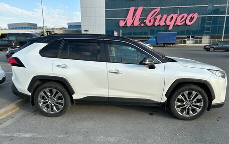 Toyota RAV4, 2019 год, 2 950 000 рублей, 7 фотография