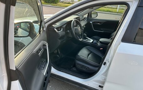 Toyota RAV4, 2019 год, 2 950 000 рублей, 12 фотография