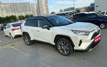 Toyota RAV4, 2019 год, 2 950 000 рублей, 5 фотография