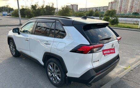 Toyota RAV4, 2019 год, 2 950 000 рублей, 10 фотография