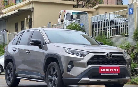 Toyota RAV4, 2022 год, 2 300 999 рублей, 3 фотография