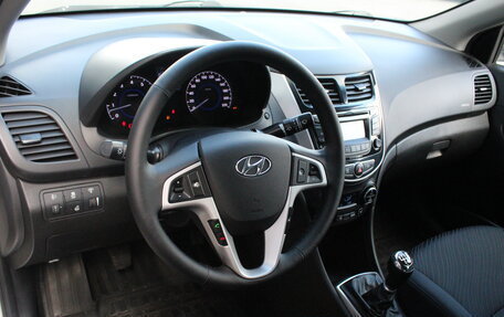Hyundai Solaris II рестайлинг, 2016 год, 990 000 рублей, 5 фотография