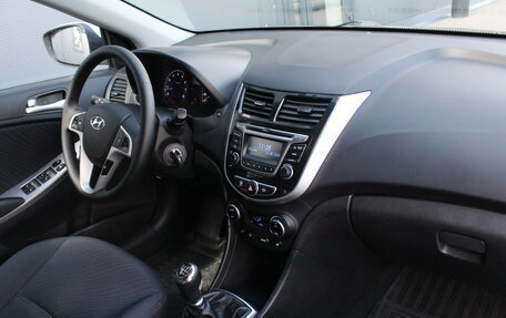 Hyundai Solaris II рестайлинг, 2016 год, 990 000 рублей, 6 фотография