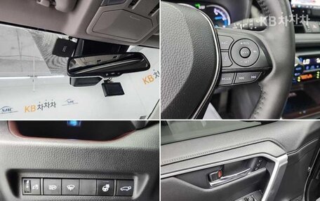 Toyota RAV4, 2022 год, 2 370 000 рублей, 5 фотография