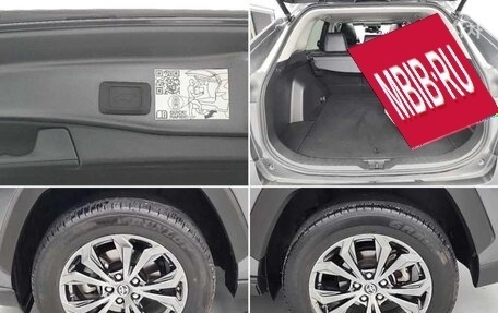 Toyota RAV4, 2022 год, 2 370 000 рублей, 6 фотография