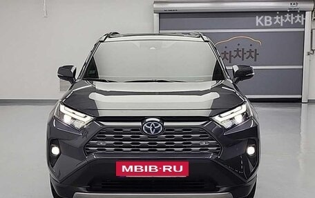 Toyota RAV4, 2022 год, 2 370 000 рублей, 2 фотография
