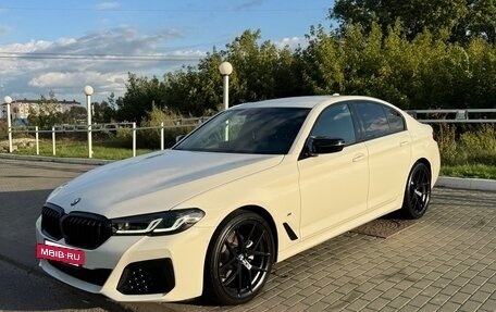 BMW 5 серия, 2022 год, 5 900 000 рублей, 3 фотография