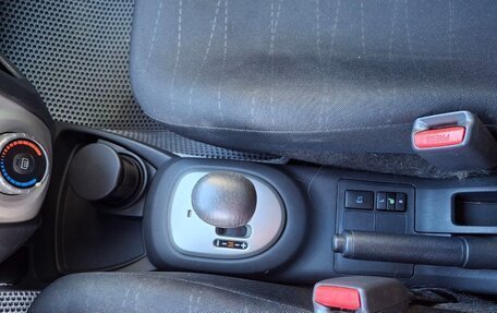 Toyota Yaris III рестайлинг, 2006 год, 410 000 рублей, 9 фотография
