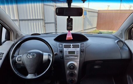 Toyota Yaris III рестайлинг, 2006 год, 410 000 рублей, 8 фотография