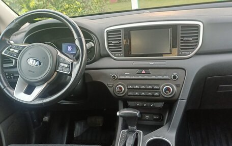 KIA Sportage IV рестайлинг, 2018 год, 1 999 000 рублей, 9 фотография