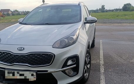 KIA Sportage IV рестайлинг, 2018 год, 1 999 000 рублей, 2 фотография