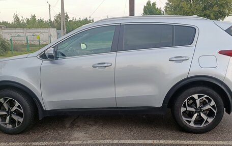 KIA Sportage IV рестайлинг, 2018 год, 1 999 000 рублей, 7 фотография