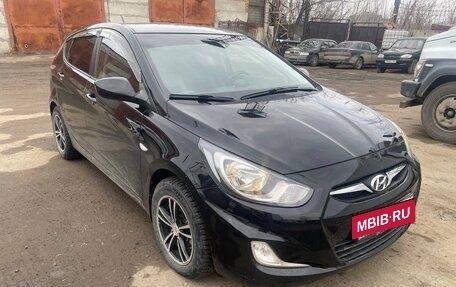 Hyundai Solaris II рестайлинг, 2012 год, 750 000 рублей, 2 фотография