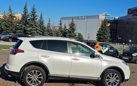 Toyota RAV4, 2015 год, 1 800 000 рублей, 4 фотография