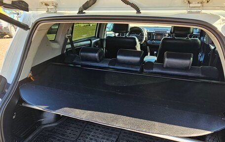 Toyota RAV4, 2015 год, 1 800 000 рублей, 11 фотография