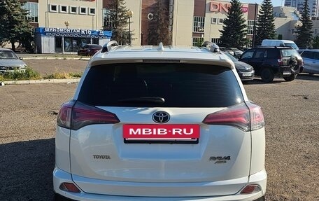 Toyota RAV4, 2015 год, 1 800 000 рублей, 6 фотография