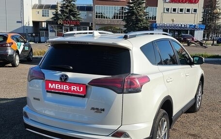 Toyota RAV4, 2015 год, 1 800 000 рублей, 5 фотография