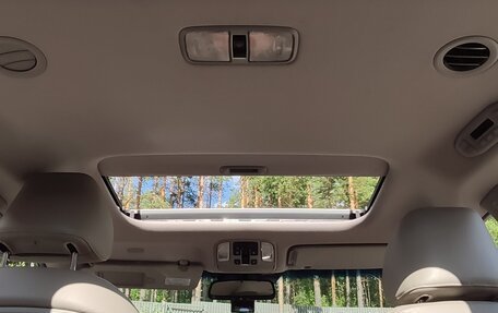 KIA Carnival III, 2017 год, 2 400 000 рублей, 2 фотография