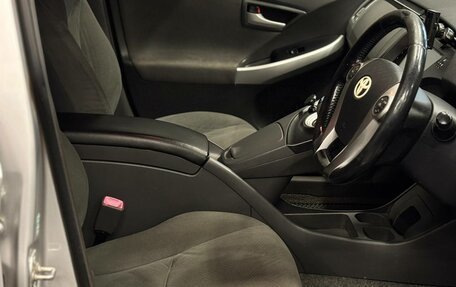 Toyota Prius, 2010 год, 907 000 рублей, 9 фотография
