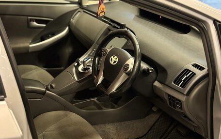 Toyota Prius, 2010 год, 907 000 рублей, 8 фотография