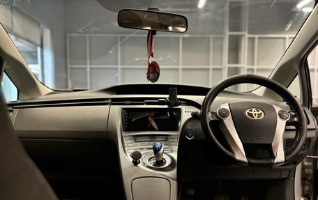 Toyota Prius, 2010 год, 907 000 рублей, 10 фотография