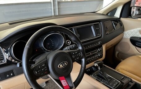 KIA Carnival III, 2017 год, 2 950 000 рублей, 9 фотография